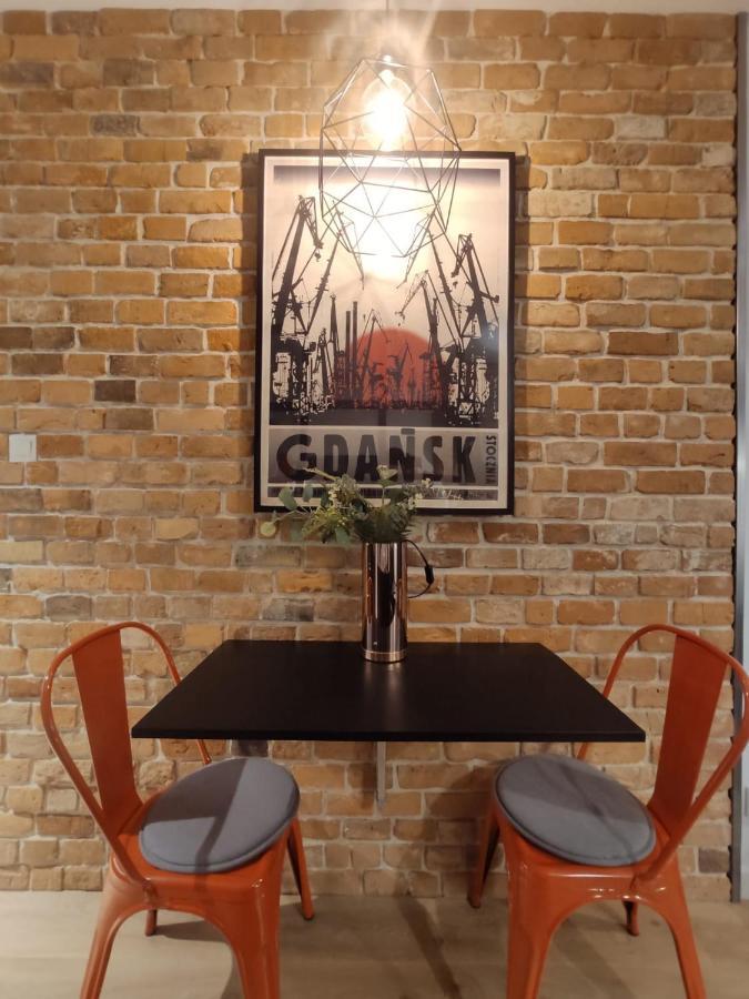 Red Wall Apartment In The Old Town Gdańsk Buitenkant foto